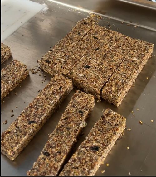 Últimas soluções da empresa sobre Como a máquina de prensagem de comida para pássaros da Papa Machine ajudou um hobbyista a transformar sua paixão em negócio lucrativo
