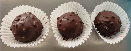 Últimos blogs da empresa sobre Tecnologia Inovadora de Revestimento Simultâneo de Chocolate e Amendoim Soluciona com Sucesso o Desafio da Produção de Mochi.